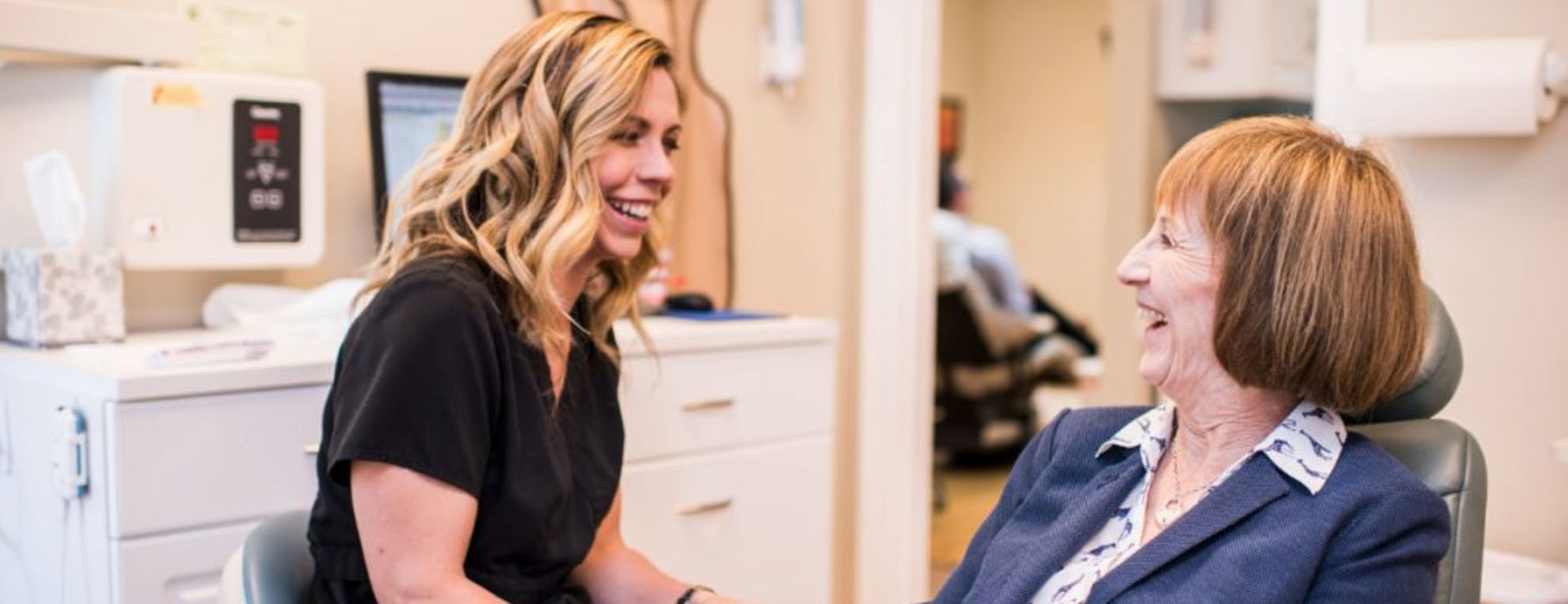 CRCID dentist consulting an older patient CRCID dentist consulting an older patient